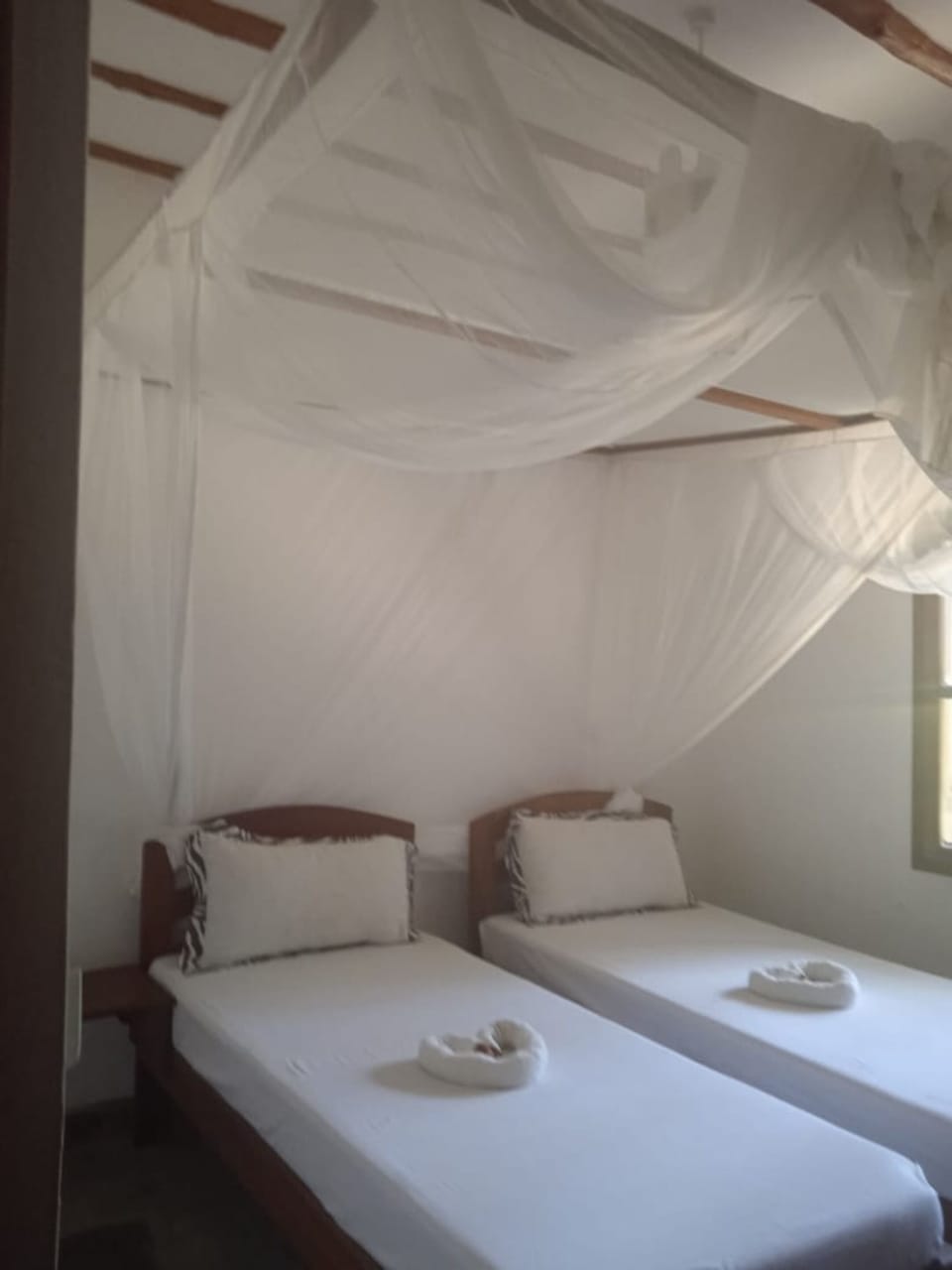 Laptop workspace, iron/ironing board, free WiFi, bed sheets