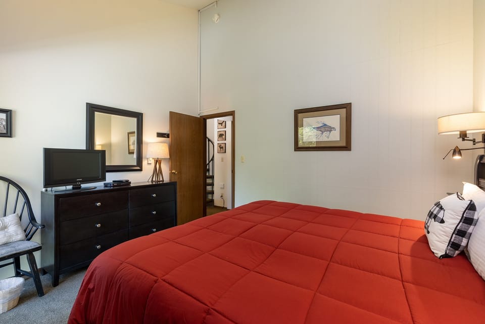 Condo, 2 Bedrooms | 2 bedrooms, laptop workspace, iron/ironing board, cribs/infant beds