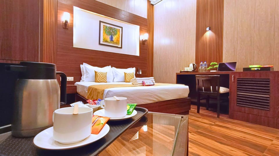 Executive Room, Balcony | Egyptian cotton sheets, premium bedding, memory foam beds, minibar