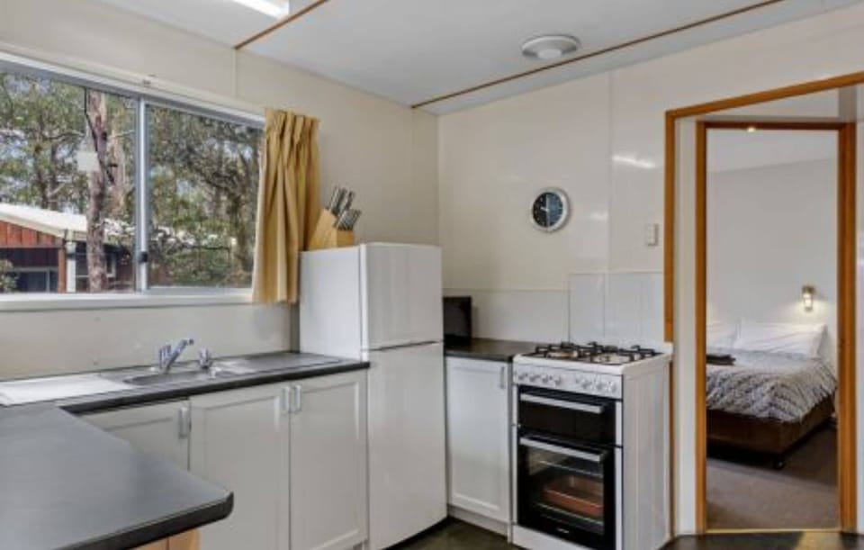 Standard Cabin - Sleeps 4 | Private kitchen