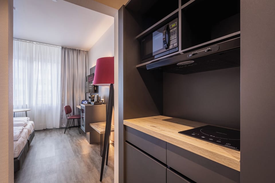 In-room safe, desk, laptop workspace, soundproofing