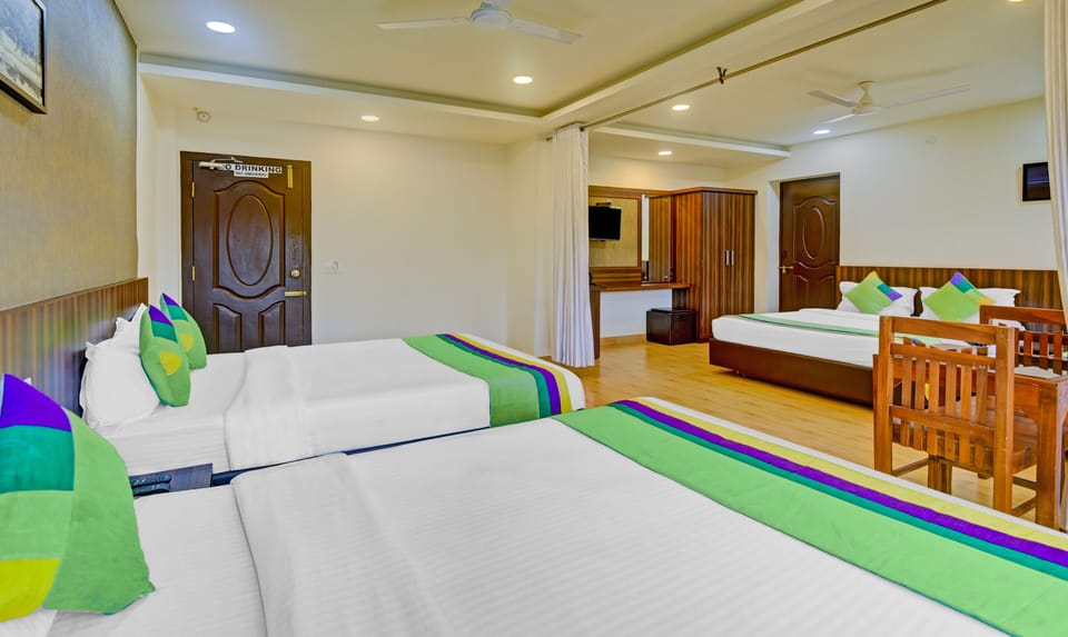 Premium Room | Iron/ironing board, bed sheets