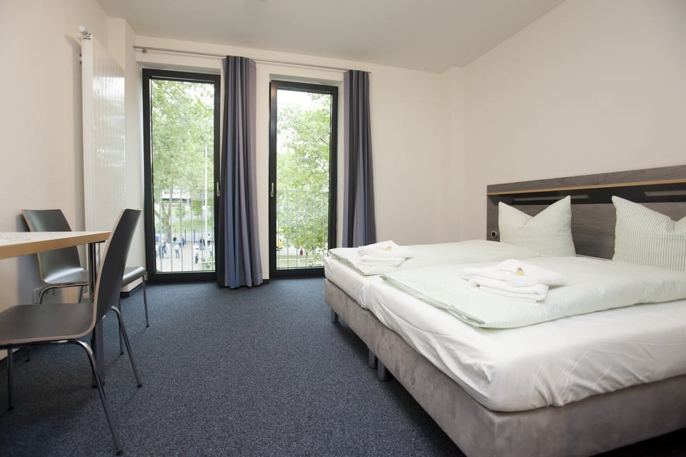 Single Room | Desk, blackout drapes, free WiFi