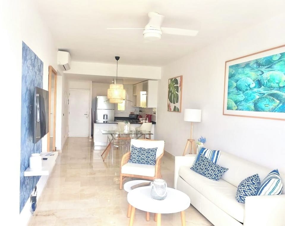 Condo, 2 Bedrooms, Accessible, Smoking | Living room
