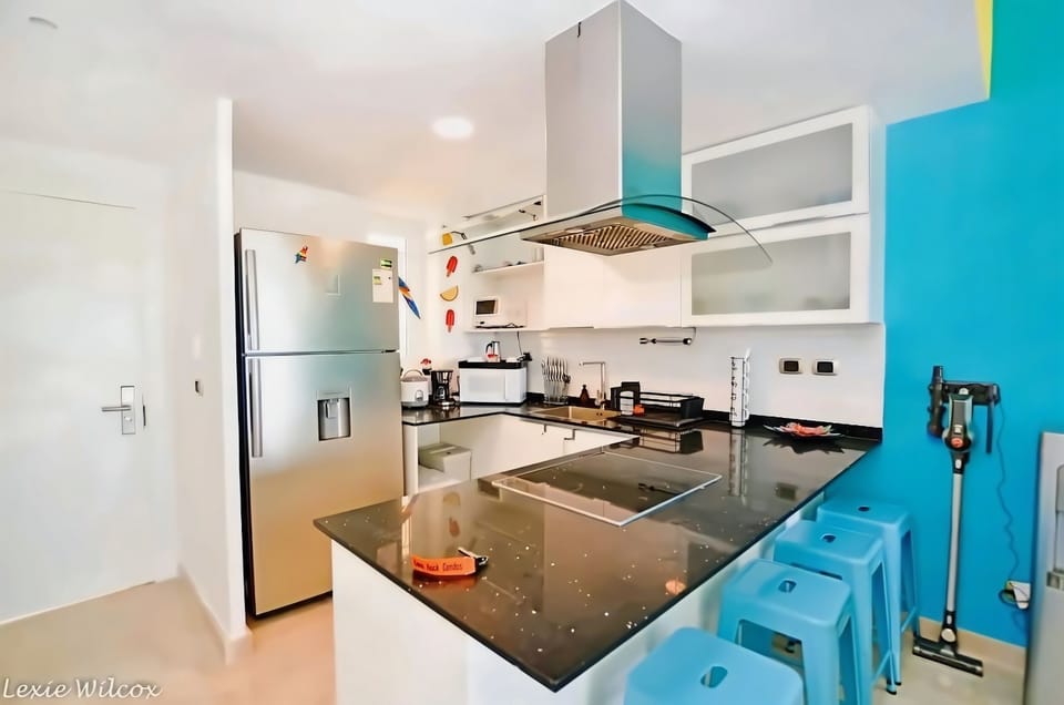 Condo, 2 Bedrooms, Smoking, Balcony | Private kitchen