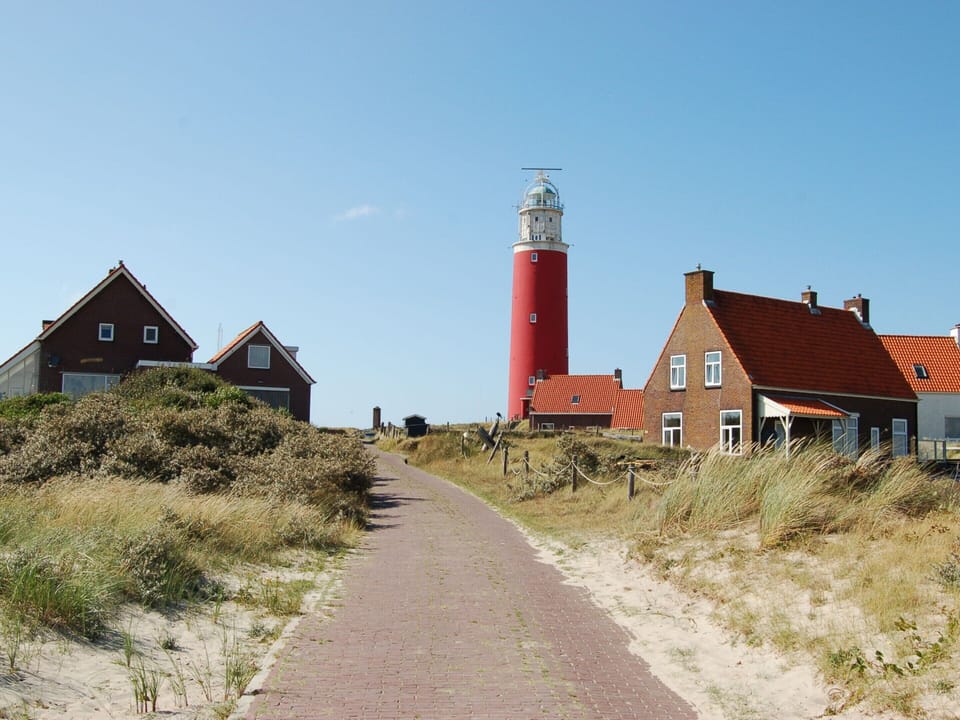 Spacious Farmhouse Near Beach House in De Koog