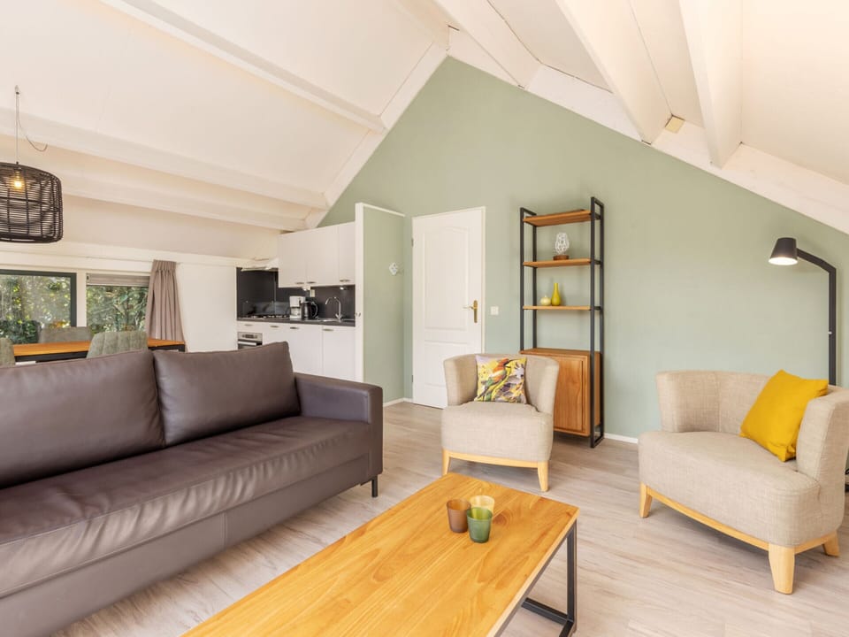 Bungalow | Living area | TV