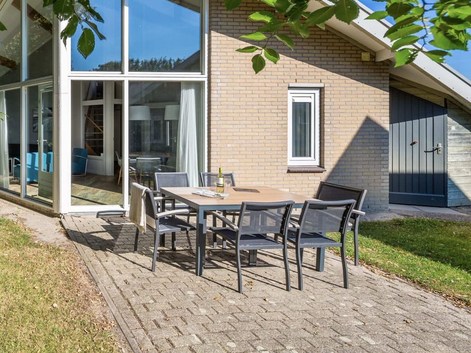 Bungalow | Dining