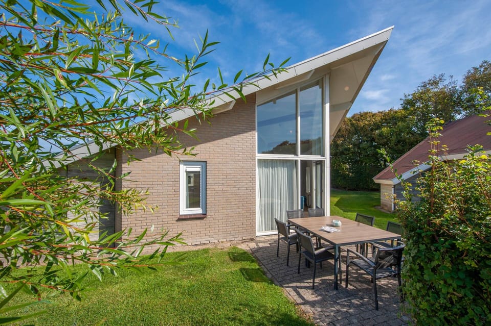 Bungalow | Outdoor dining