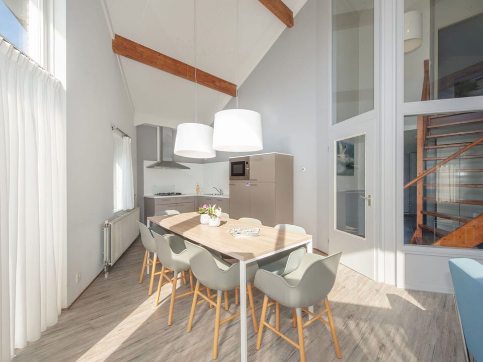 Bungalow | Dining