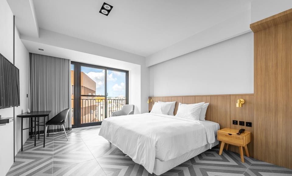 Deluxe Double Room | Desk, soundproofing, free WiFi, bed sheets