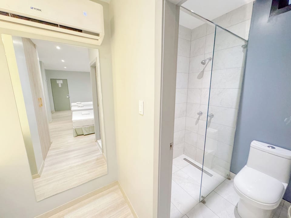 Triple Room | WiFi (free), bed sheets