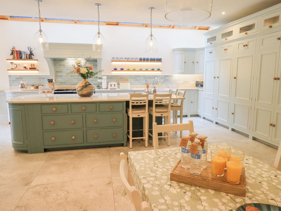 Fridge, dishwasher, electric kettle, toaster