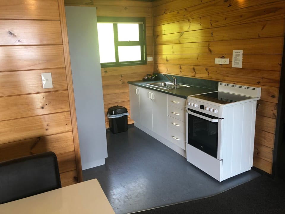 Two Bedroom Motel  | WiFi (free), bed sheets