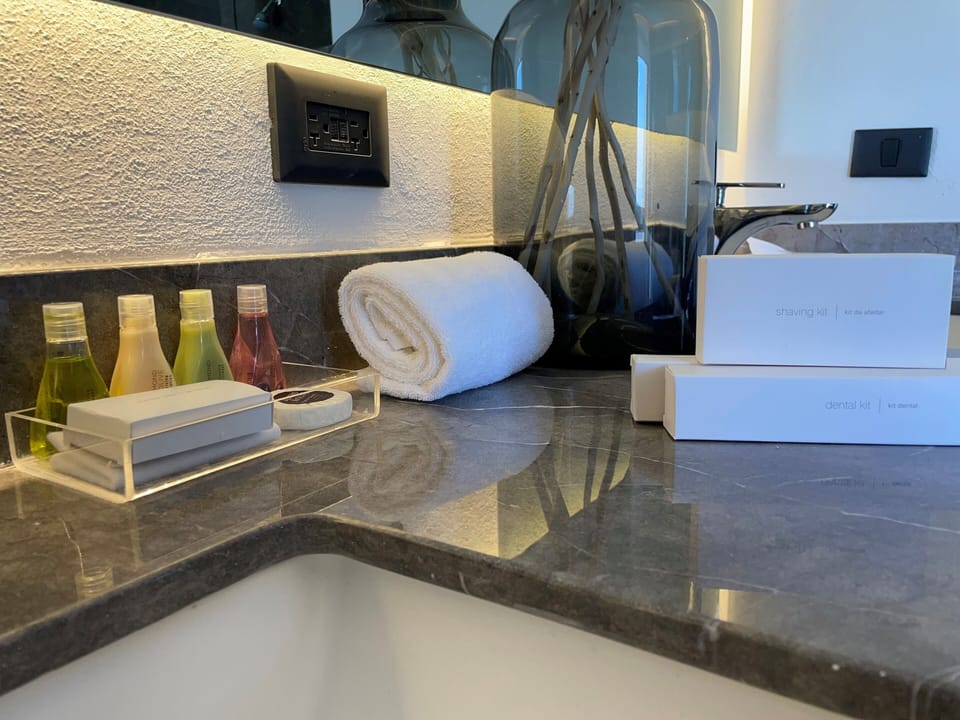 Shower, towels