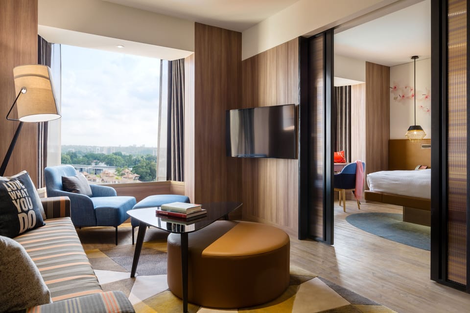 Executive Suite, 1 King Bed | Hypo-allergenic bedding available, minibar, in-room safe, desk