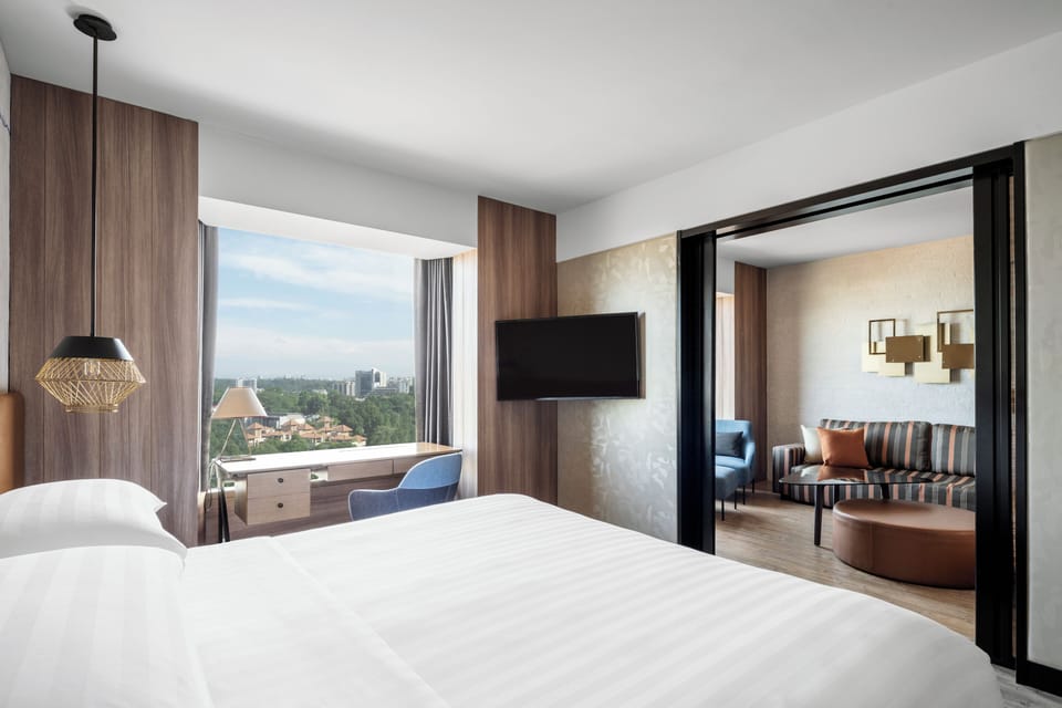 Executive Suite, 1 King Bed | Hypo-allergenic bedding available, minibar, in-room safe, desk