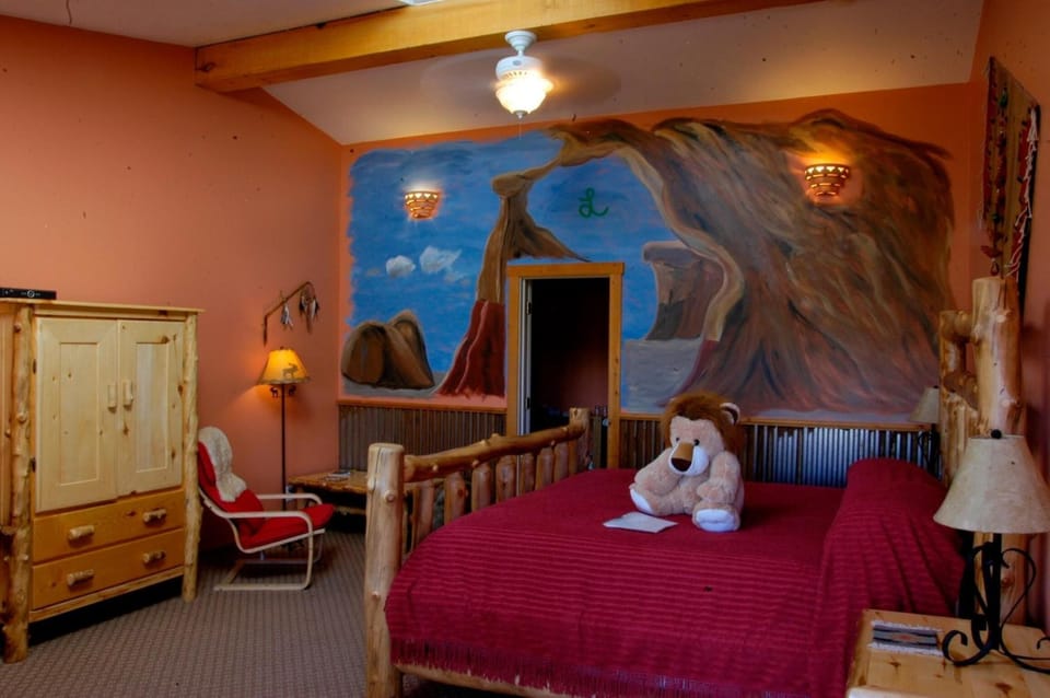 Soundproofing, free WiFi, bed sheets