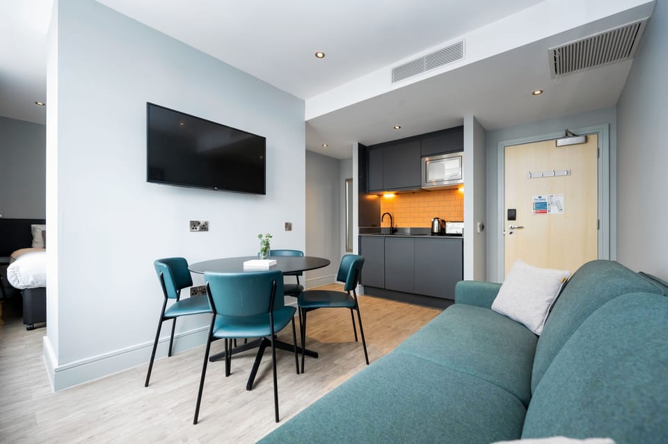 Apartment, 1 Bedroom | Laptop workspace, blackout drapes, soundproofing, iron/ironing board
