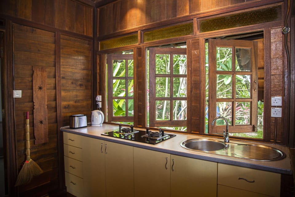 Forest House (2 bedrooms) | Private kitchen | Full-size fridge, stovetop, electric kettle