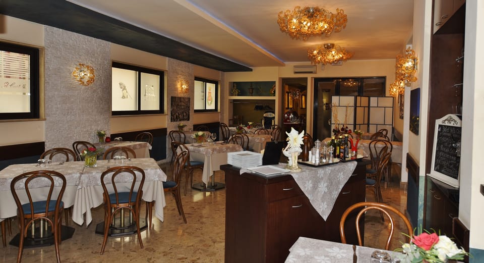 Lunch and dinner served, Italian cuisine