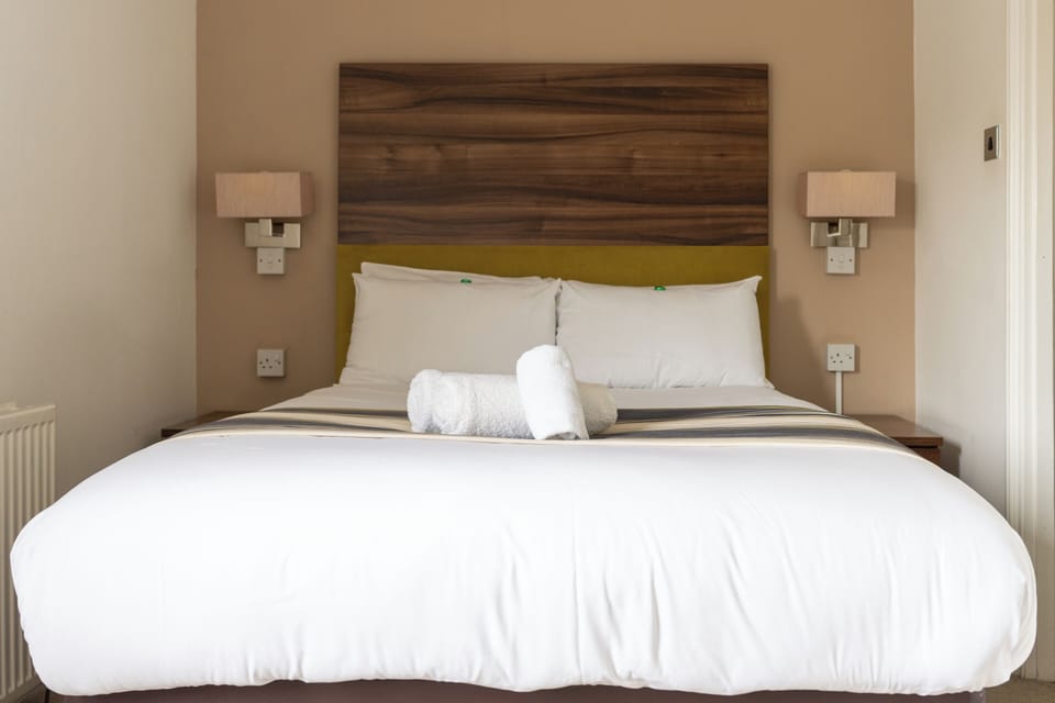 Standard Double Room | Desk, iron/ironing board, free WiFi, bed sheets