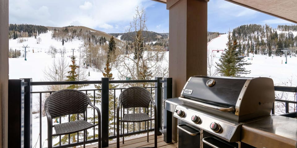 Condo, 3 Bedrooms | BBQ/picnic area