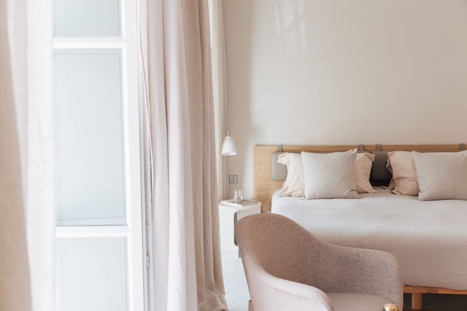 Suite Room | Premium bedding, down comforters, in-room safe, desk