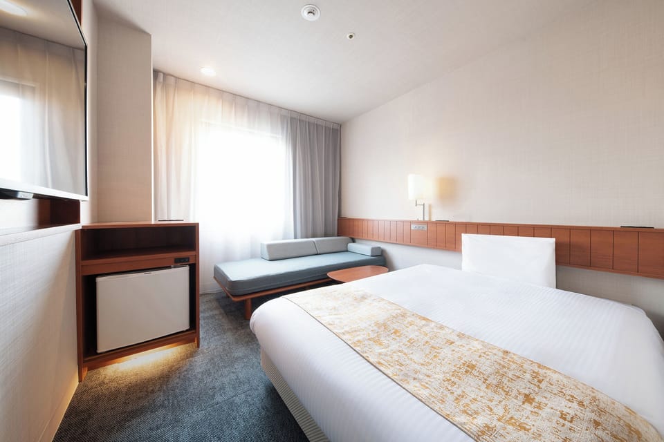 Double Room with Extra Bed, Non Smoking | Desk, laptop workspace, blackout drapes, soundproofing