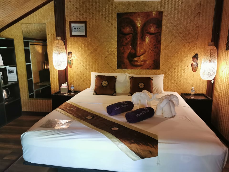 Deluxe Bungalow, 1 King Bed | Minibar, in-room safe, desk, blackout drapes