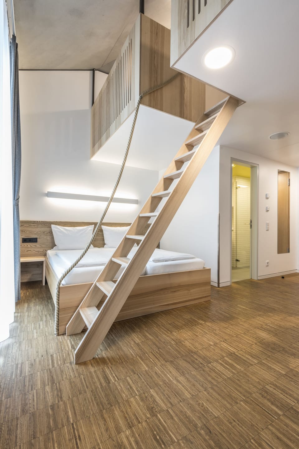 Gallery Room | Hypo-allergenic bedding, in-room safe, desk, blackout drapes