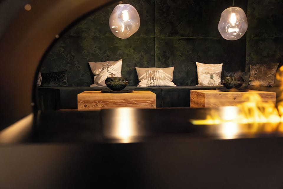 Couples treatment rooms, sauna, hot tub, Turkish bath, body treatments