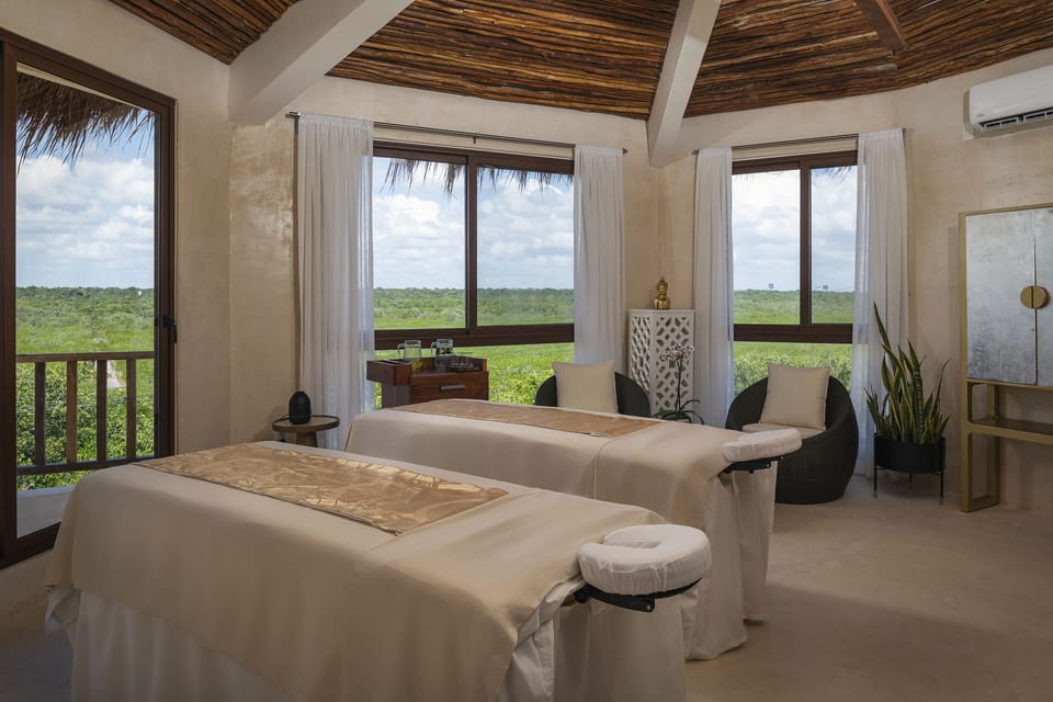 Couples treatment rooms, body treatments, aromatherapy