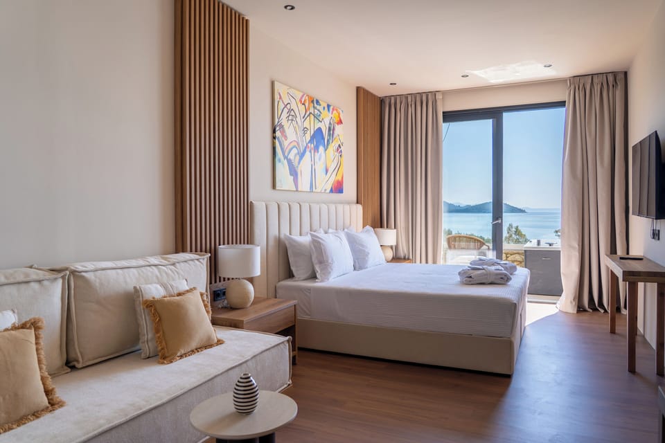 Deluxe Double or Twin Room, Hot Tub, Ocean View | In-room safe, desk, blackout drapes, soundproofing