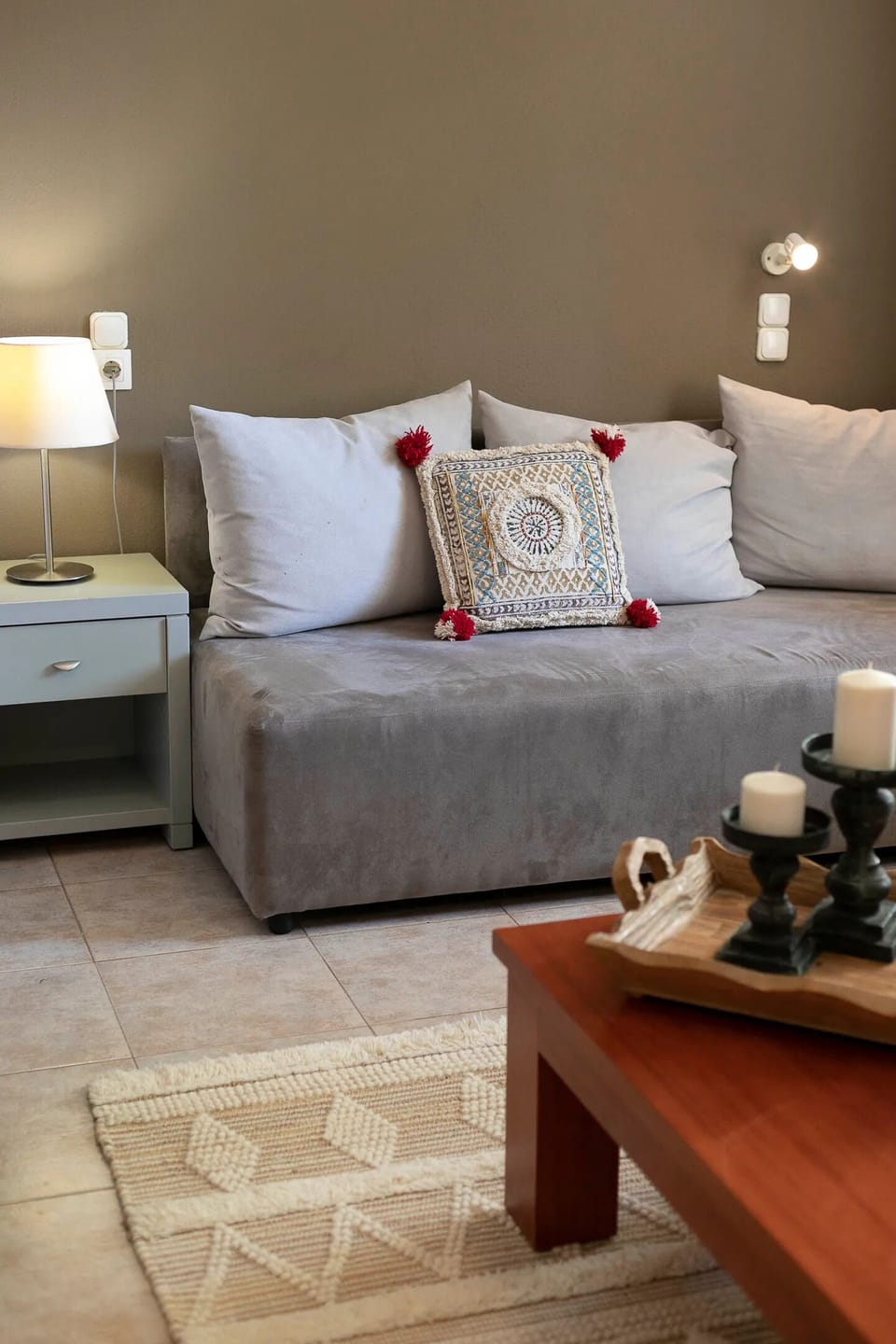 Apartment, Ocean View | Living area | 32-inch LCD TV with digital channels