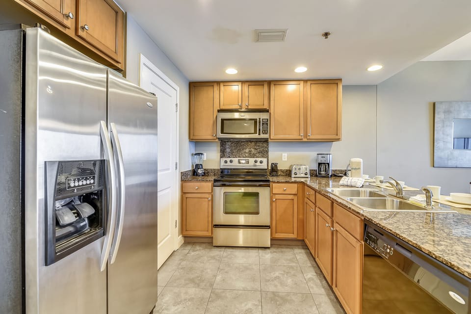 Condo, 2 Bedrooms, Balcony, Oceanfront (1702) | Private kitchen | Coffee/tea maker, full-size fridge, microwave, oven