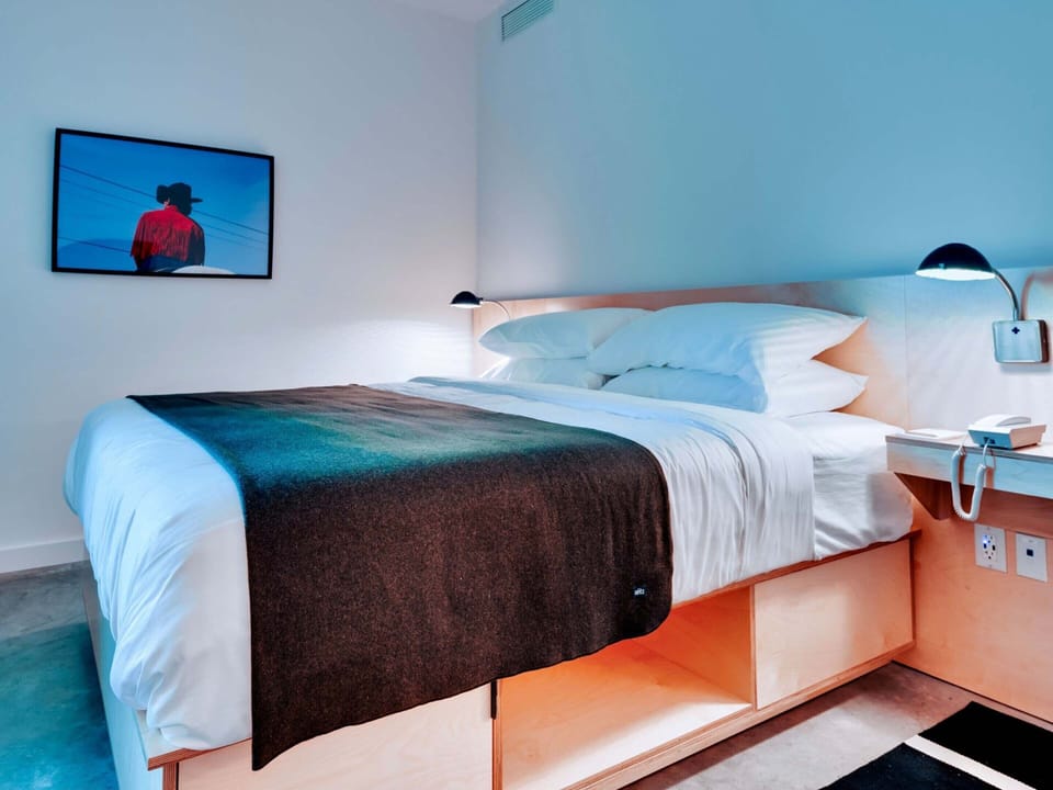 Standard King | In-room safe, individually decorated, individually furnished, desk