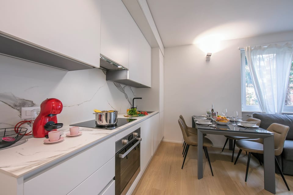 Standard Apartment, 1 Bedroom, Microwave (Res. San Marco 1) | Private kitchen | Fridge, microwave, oven, stovetop
