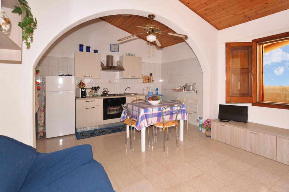 Standard House, Multiple Bedrooms, 2 Bathrooms, Sea Facing (Casa Apara) | Interior