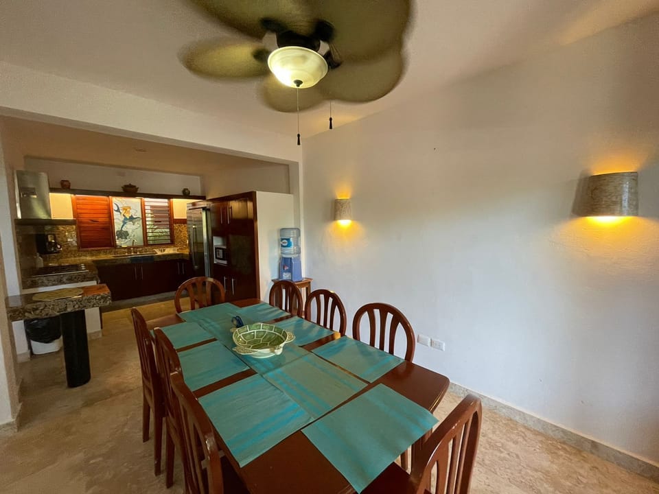 Deluxe House | In-room dining