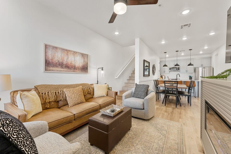 Condo, 3 Bedrooms | Living area | Smart TV
