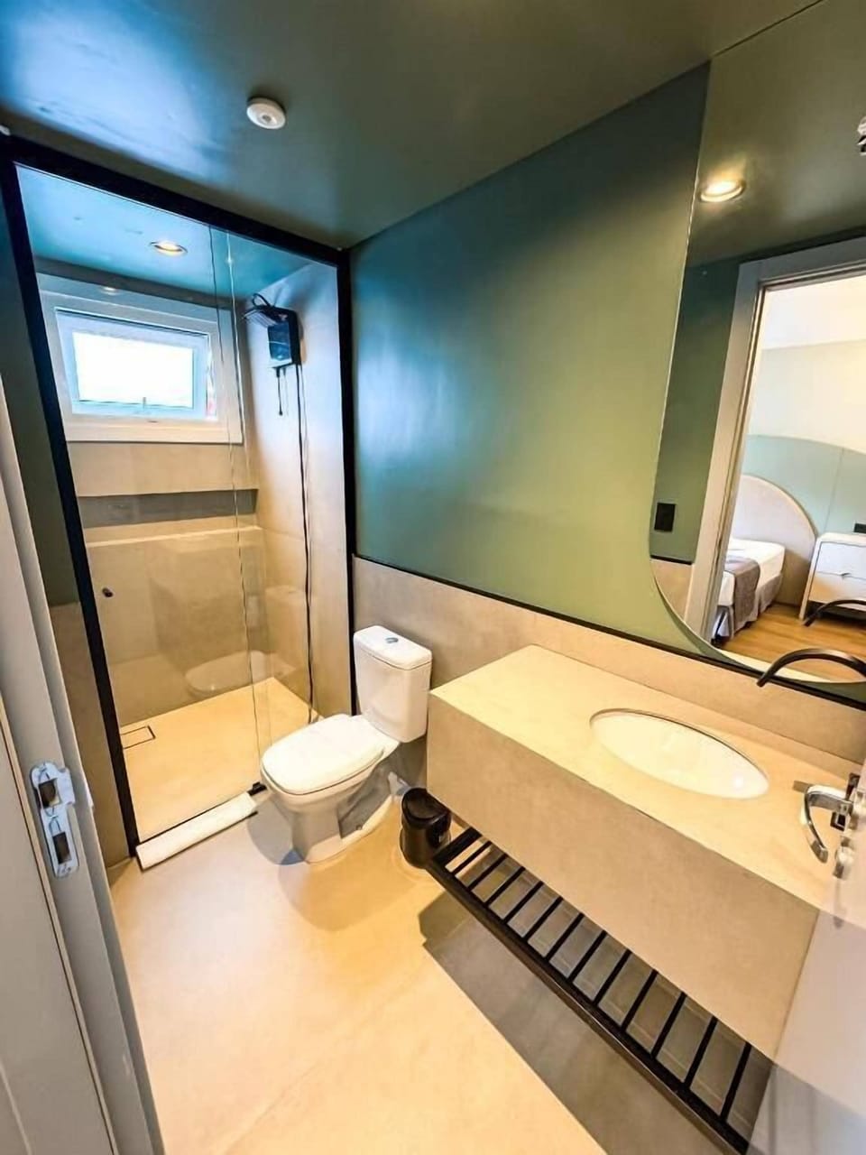 Premium Room | Bathroom | Shower, hair dryer (on request)
