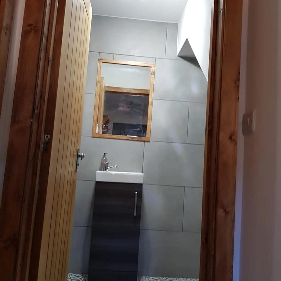 3 Bedroom Cottage - Hot Tub, Garden, Parking Cottage in East Devon District