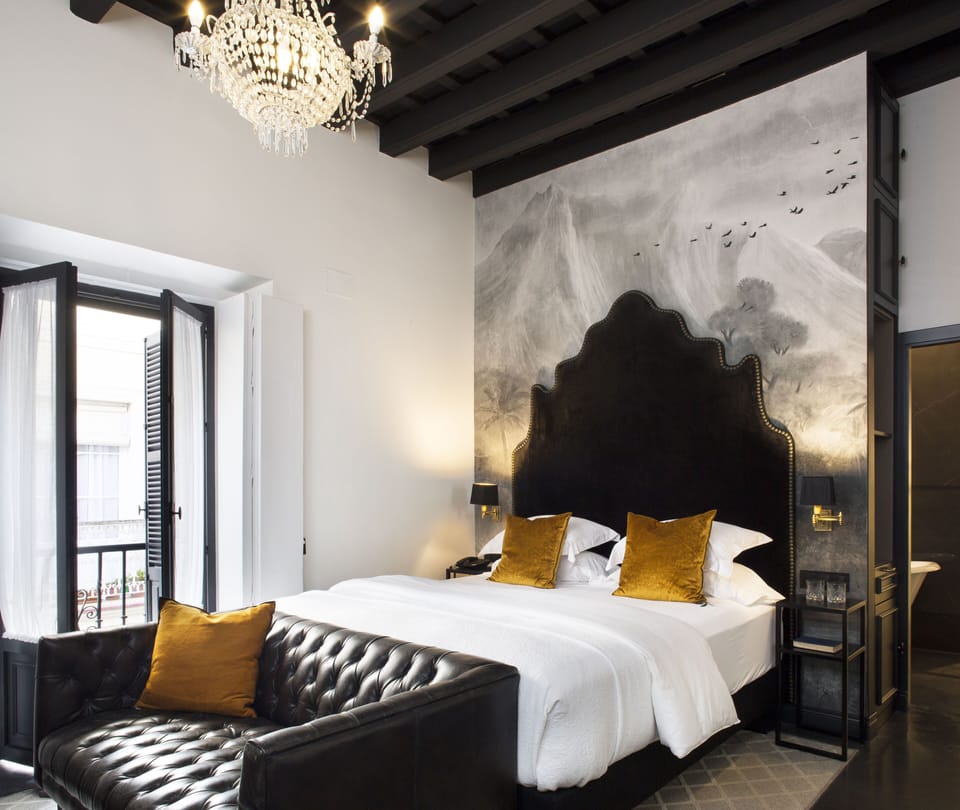 Deluxe Room | Premium bedding, minibar, in-room safe, desk
