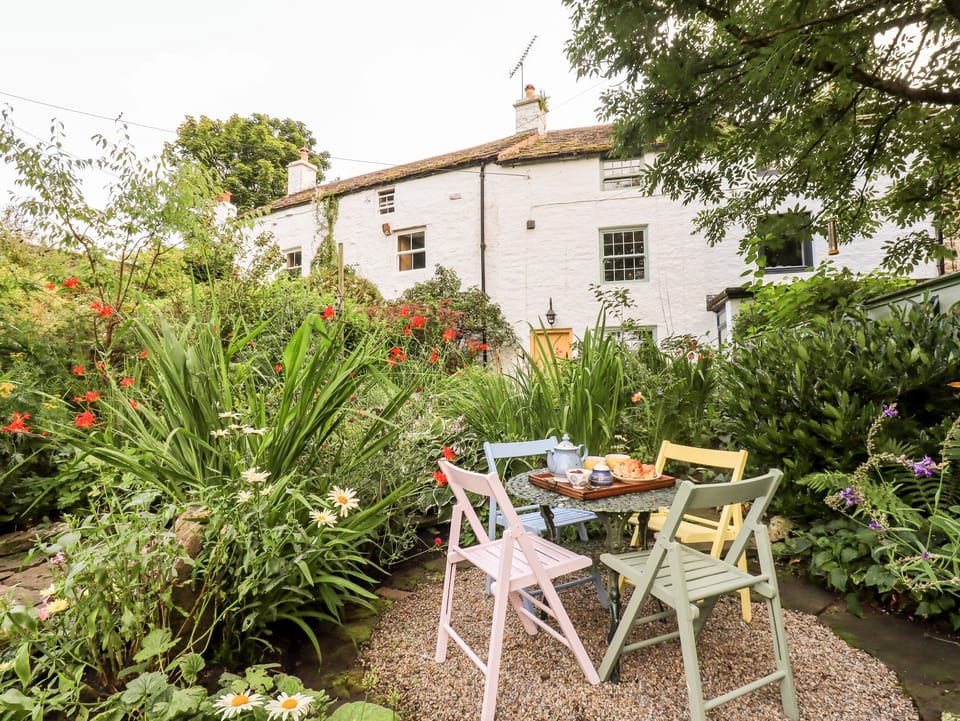 Cottage | Interior
