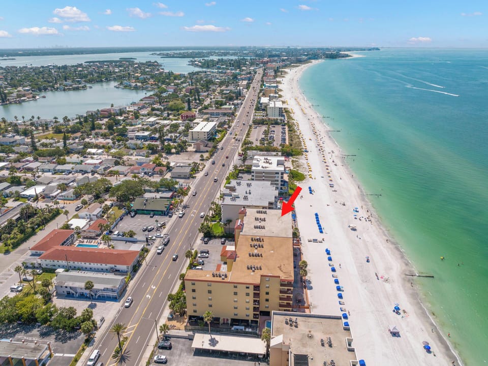 Condo (3 Bedrooms) | Property amenity