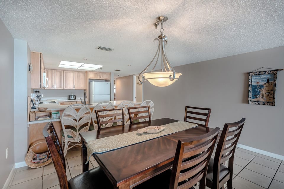 Condo (3 Bedrooms) | Property amenity