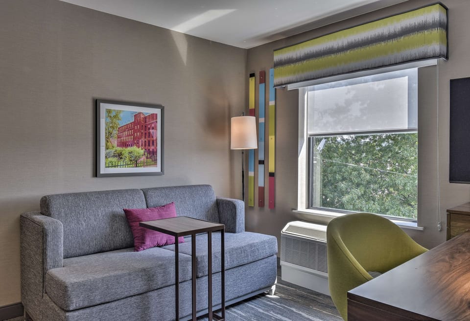 In-room safe, individually decorated, individually furnished, desk