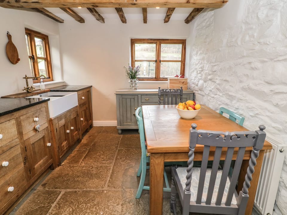 Cottage | Interior