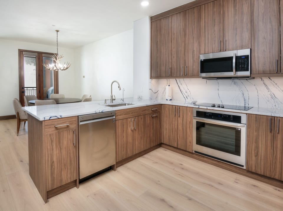 Condo, 3 Bedrooms | Private kitchen | Fridge, oven, coffee/tea maker, toaster